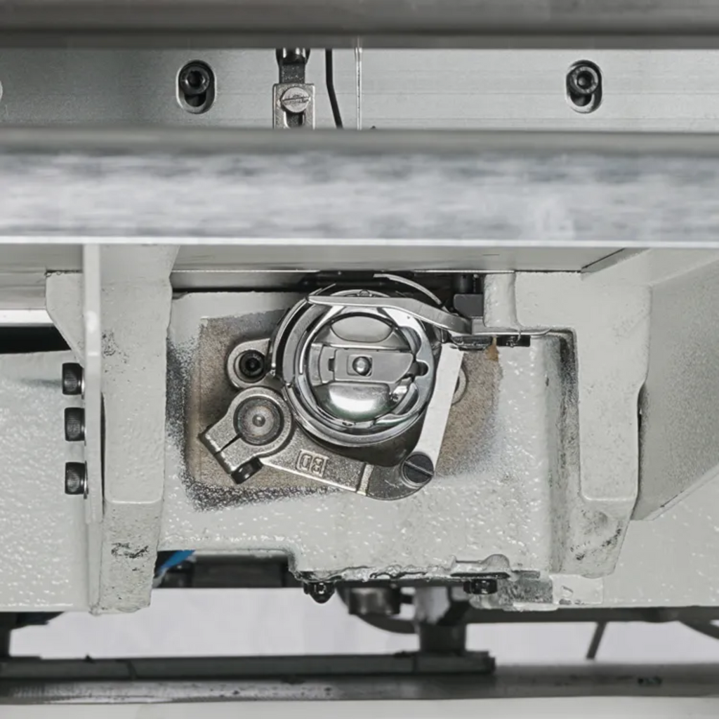 TitanMax QX-2300 Programmable Pattern Sewing Machine