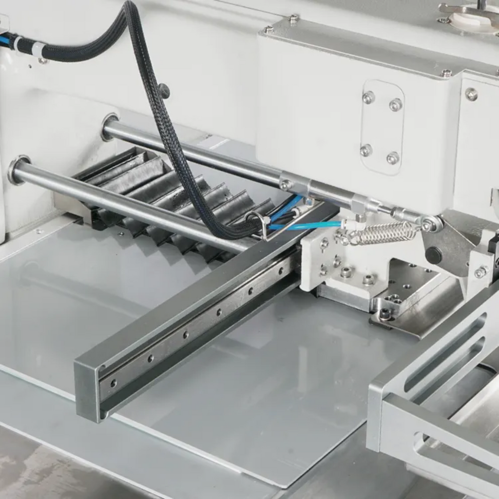 TitanMax QX-2300 Programmable Pattern Sewing Machine